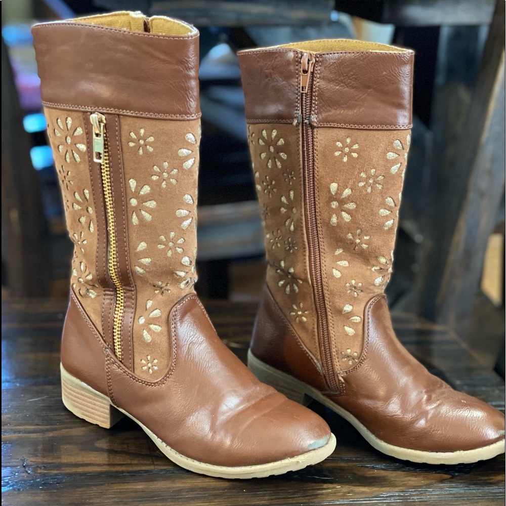Girls Boots size 2